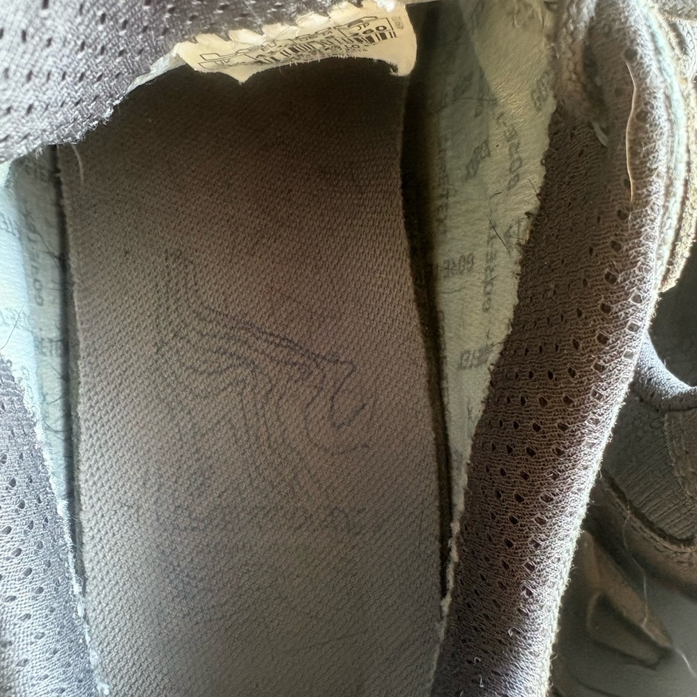 Lowa Men's Black and Gray Athletic Shoes - Picture 7 of 9